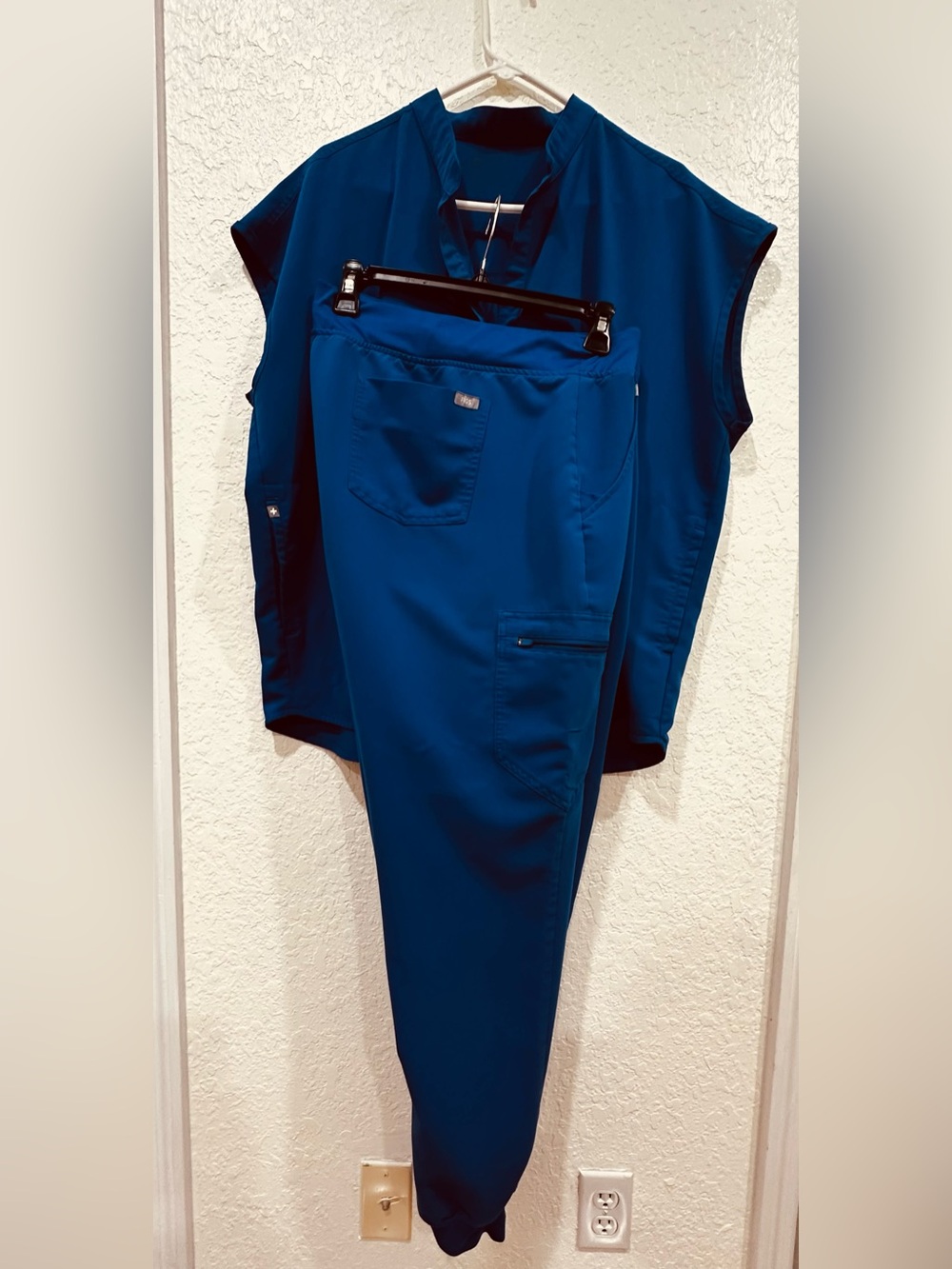 FIGS Royal Blue Scrub Set| Rafaela Mandarin Top XL & Zamora Jogger Pants XXL - Picture 2 of 5